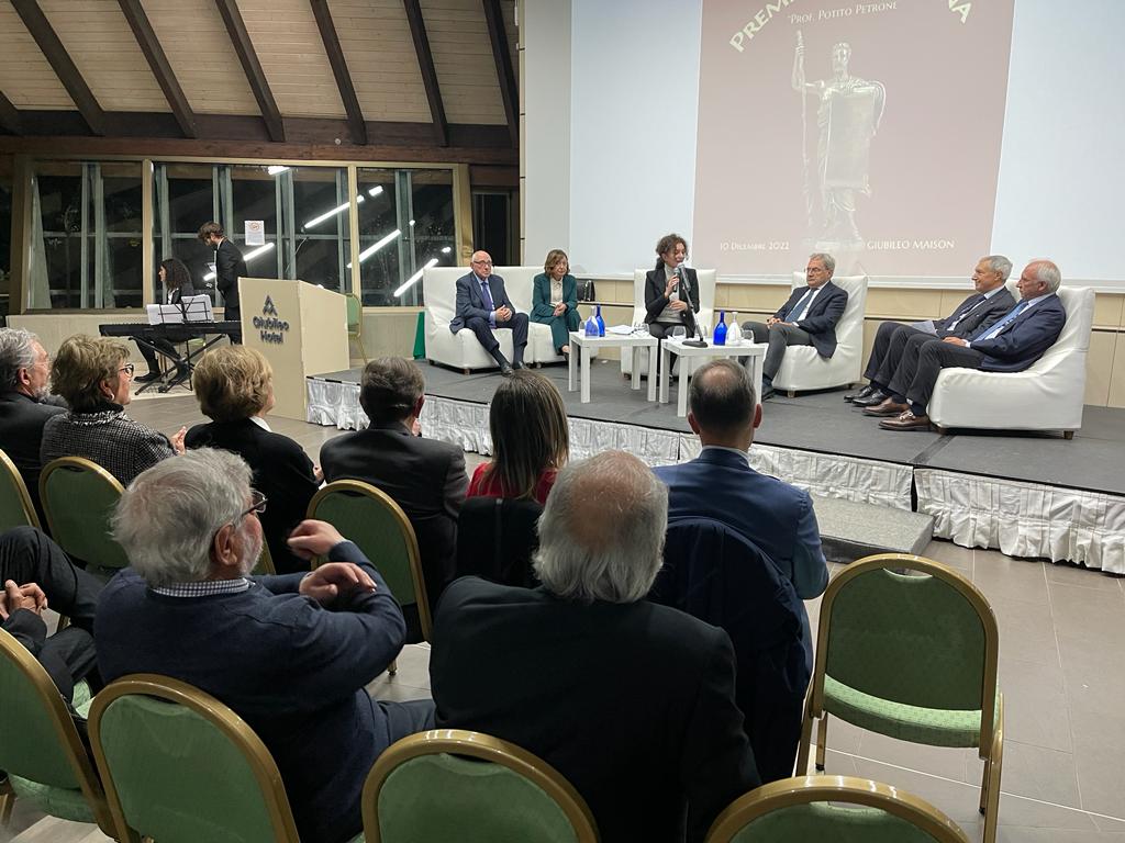 Il vincitore della trentaduesima edizione del Premio di medicina Potito Petrone